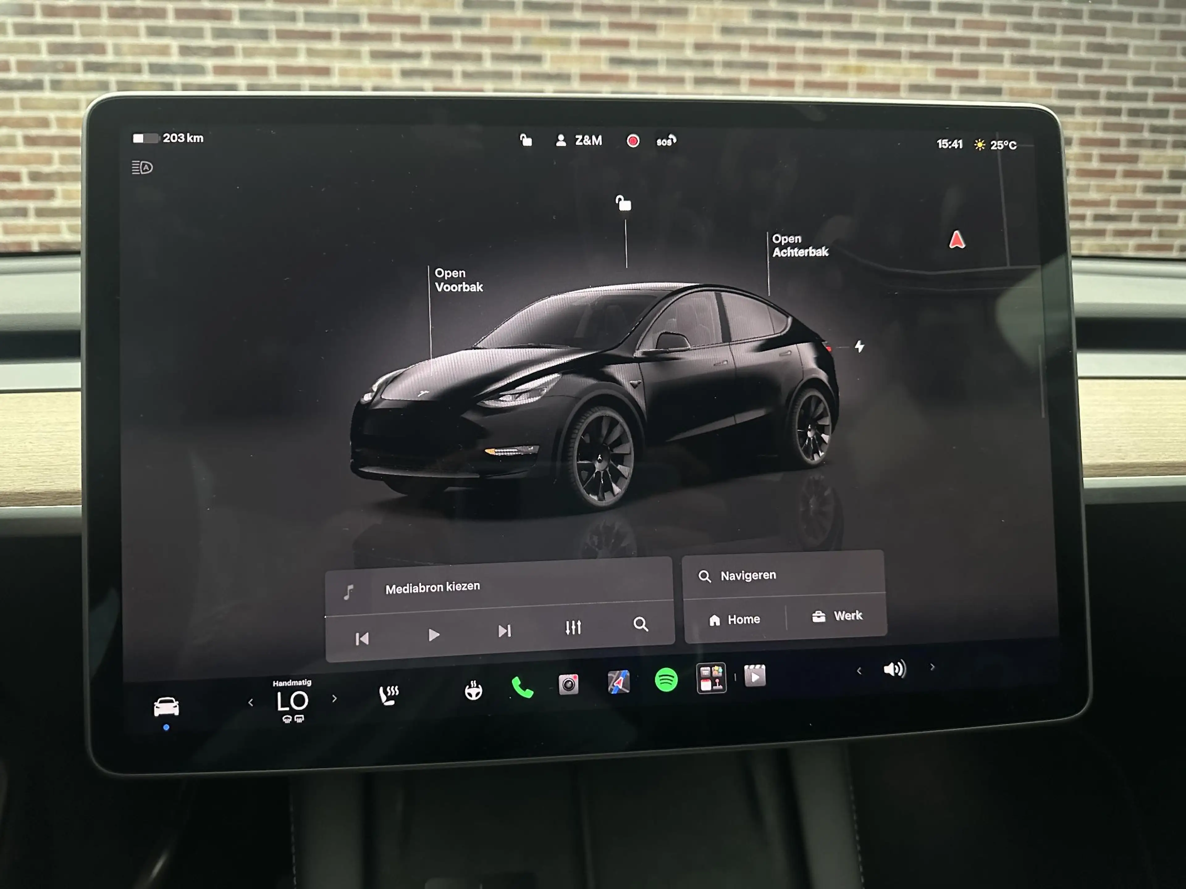 Tesla Model Y Long Range AWD 75 kWh — photo 20