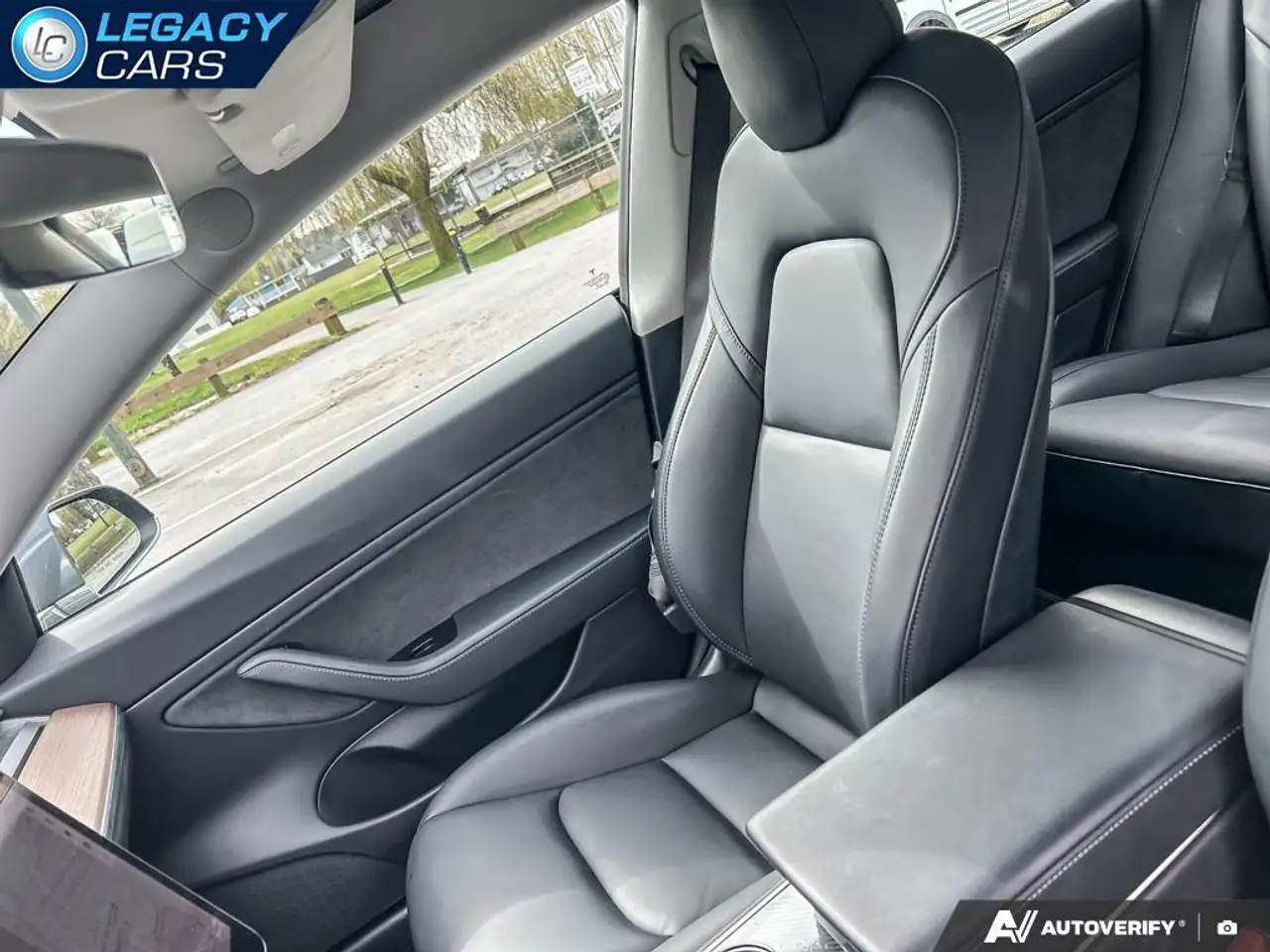 Tesla Model 3 снимка Tesla Model 3