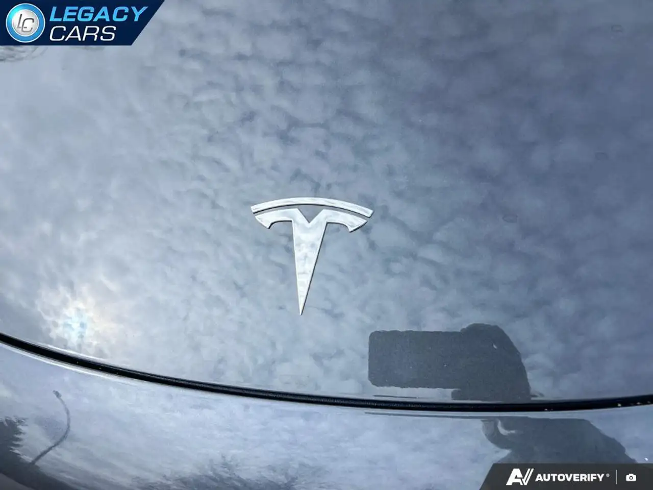 Tesla Model 3 снимка Tesla Model 3