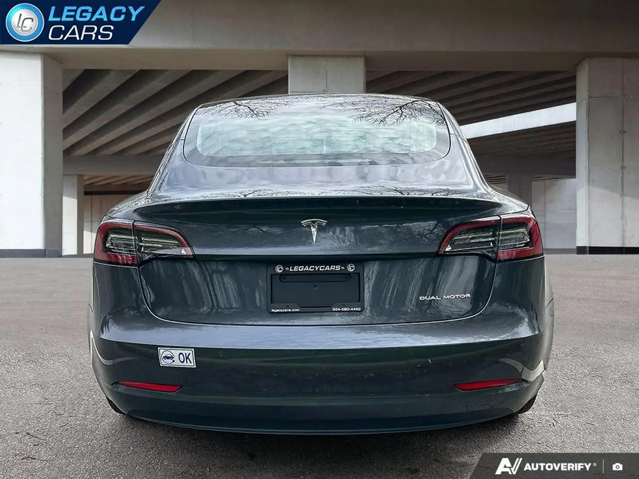 Tesla Model 3 снимка Tesla Model 3