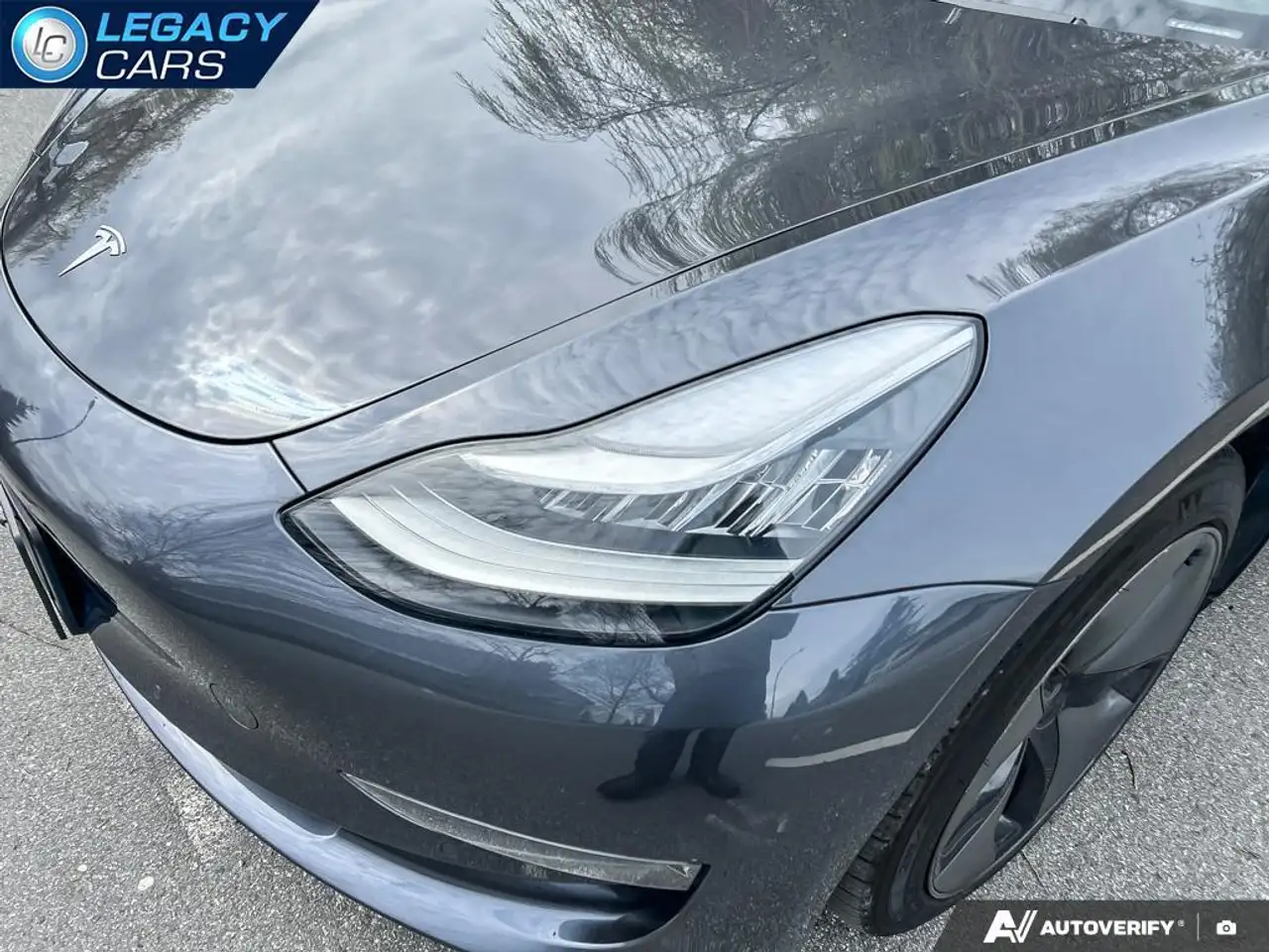 Tesla Model 3 снимка Tesla Model 3