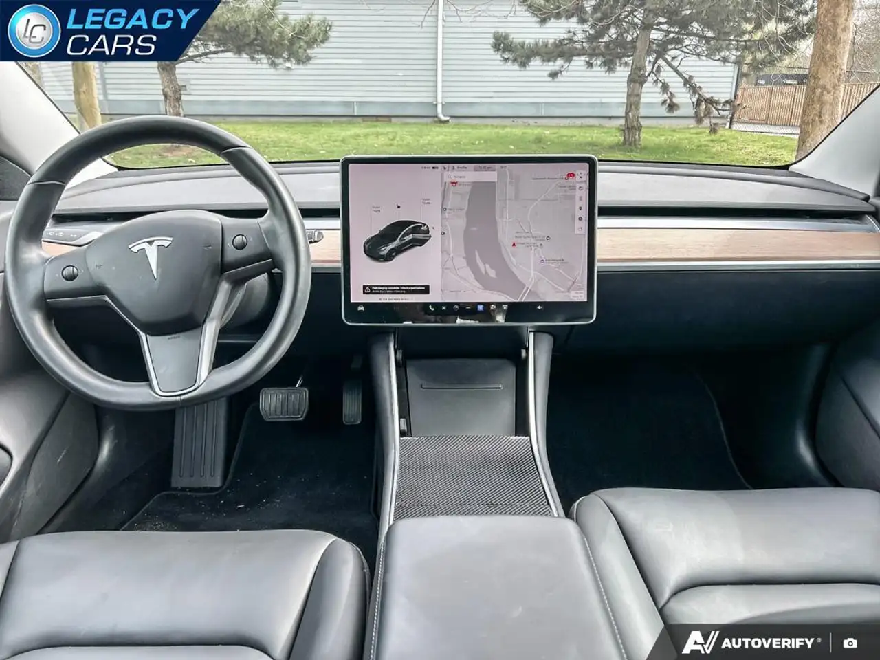 Tesla Model 3 снимка Tesla Model 3
