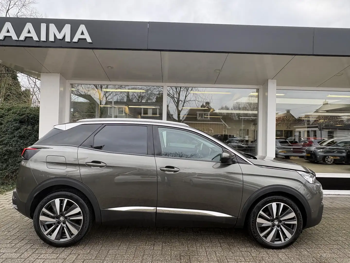 Peugeot 3008 1.2T 130pk Automaat Premium Avantage | Full LED | Gris - 2