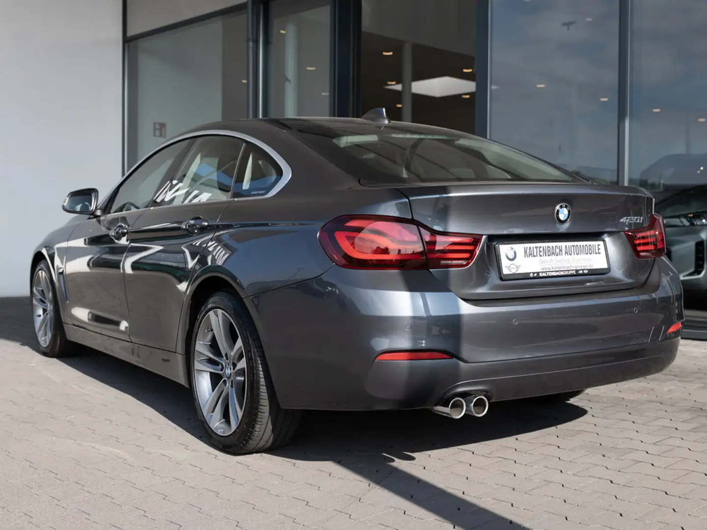 BMW 420 Gran Coupe NAVI LED SHZ PDC KLIMA FACEL. Gris - 2