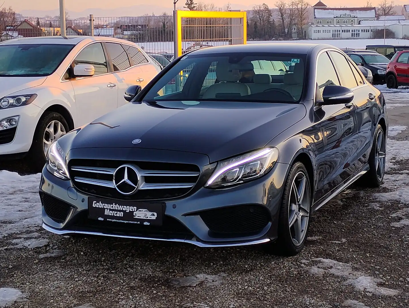 Mercedes-Benz C 220 d AMG Line Aut. Grau - 1