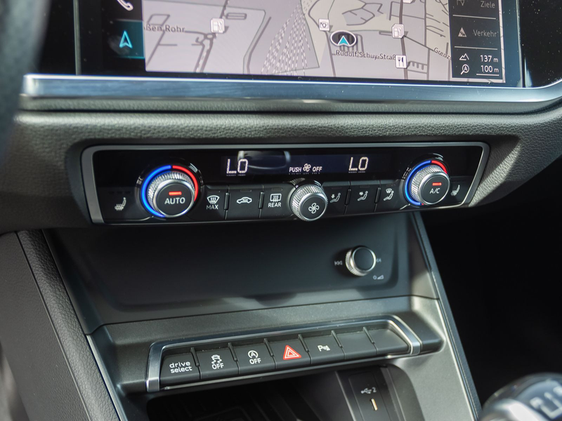 Audi Q3 S line 35TFSI Navi LED CarPlay GRA — photo 21