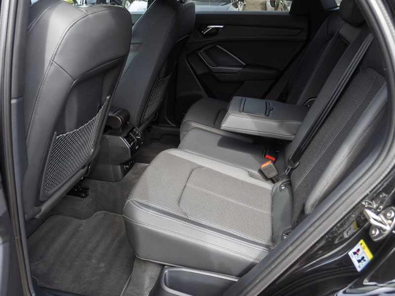 Audi Q3 S line 35TFSI Navi LED CarPlay GRA — photo 23