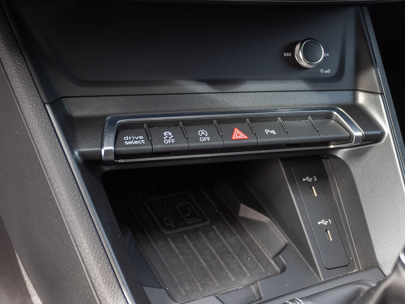 Audi Q3 S line 35TFSI Navi LED CarPlay GRA — photo 20