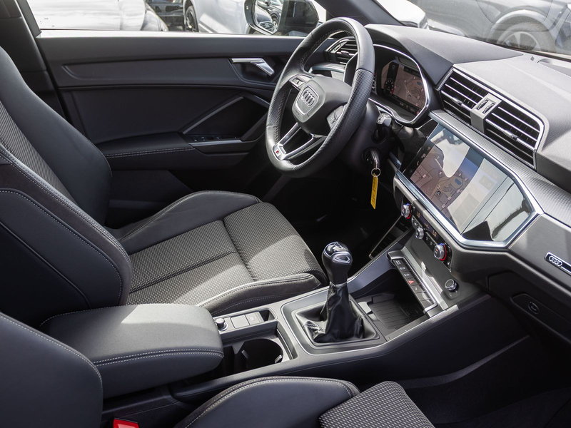 Audi Q3 S line 35TFSI Navi LED CarPlay GRA — photo 28