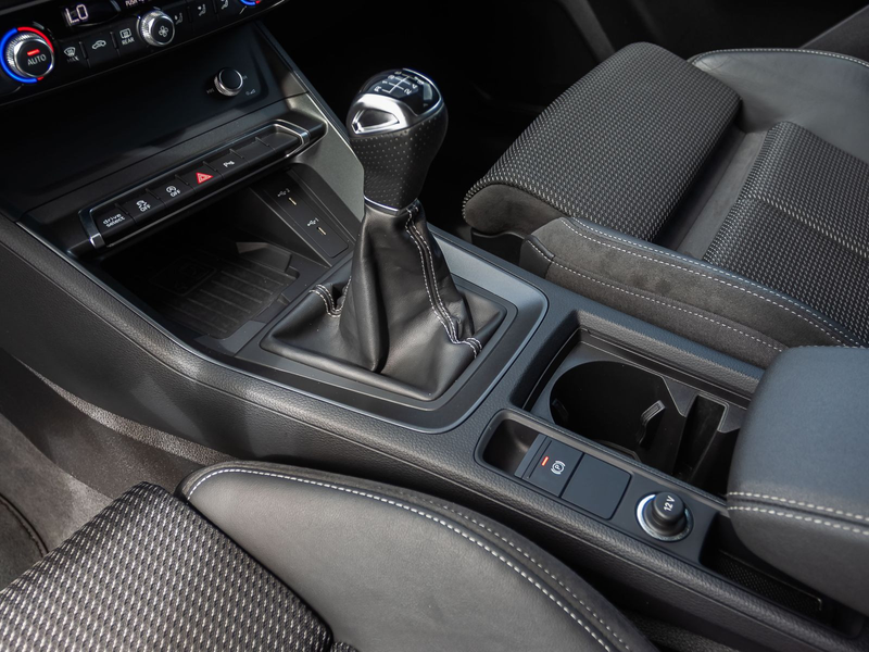 Audi Q3 S line 35TFSI Navi LED CarPlay GRA — photo 19