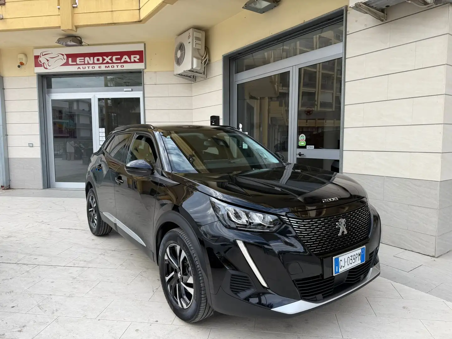 Peugeot 2008 1.5 bluehdi Allure Pack s&s 110 CV Noir - 2