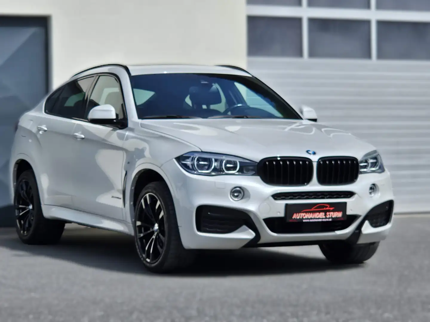 BMW X6 X6 xDrive40d M-Paket Aut. *Mega Ausstattung* Weiß - 1