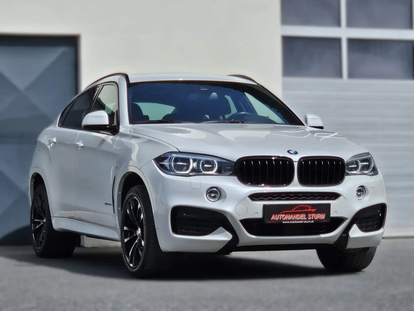 BMW X6 X6 xDrive40d M-Paket Aut. *Mega Ausstattung* Weiß - 2