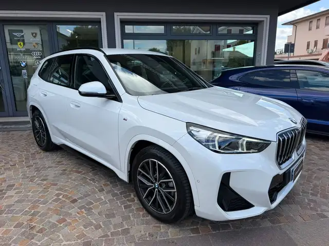 BMW X1 view 3
