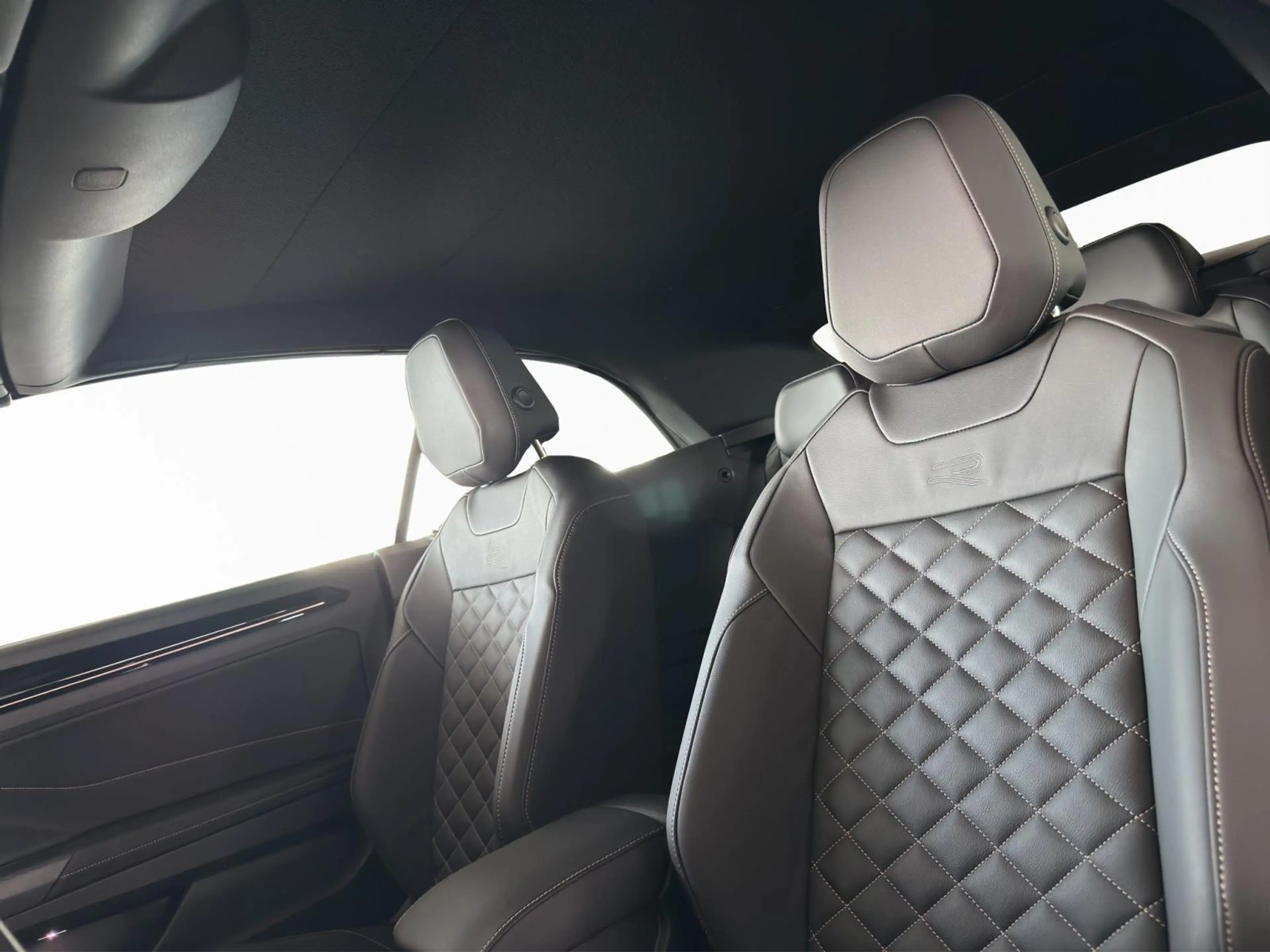Volkswagen CC R-LINE — photo 15