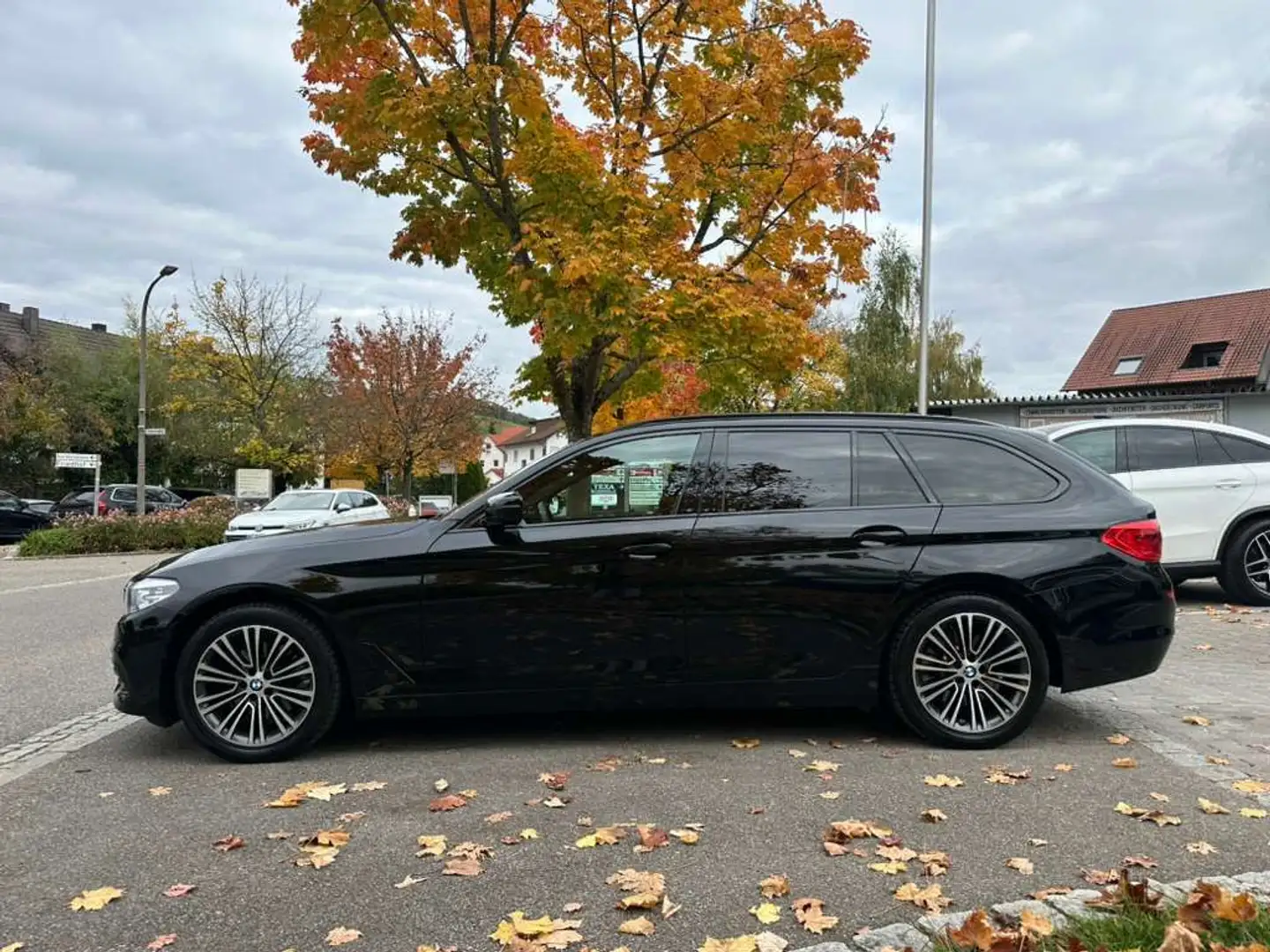 BMW 520 d Sport Line/Navi/CarPlay/Kamera/Vitualtacho/DAB Schwarz - 2
