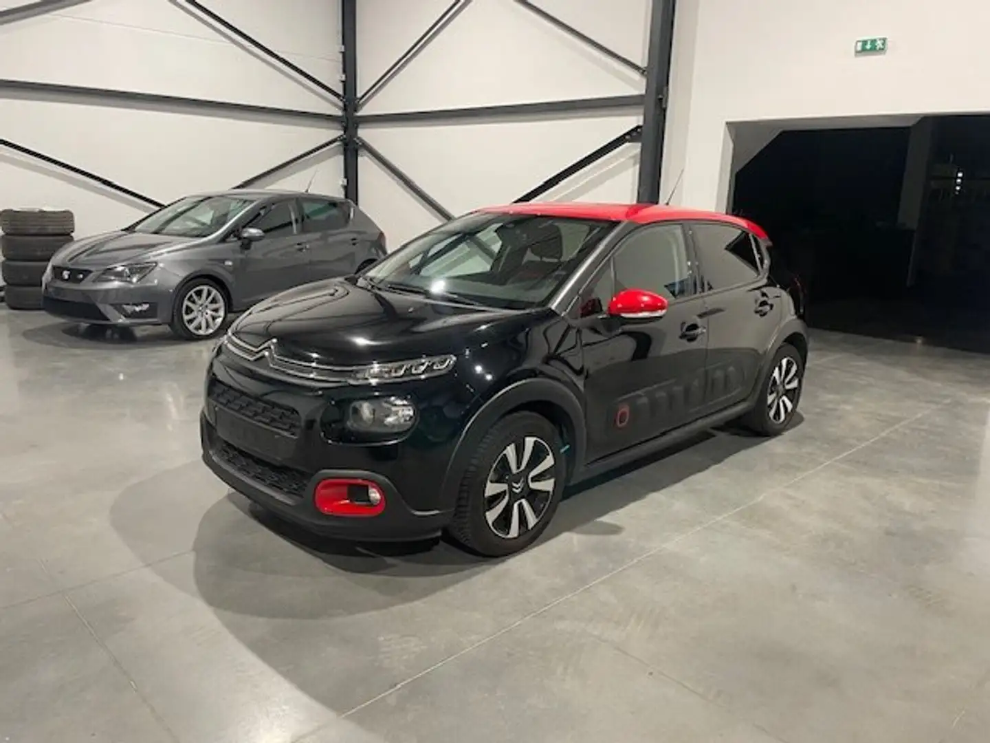 Citroen C3 C3 Pure Tech 82 SHINE met Garantie Noir - 1