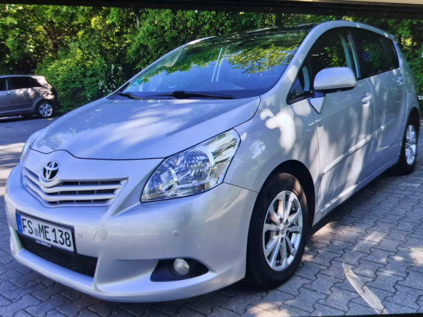 Toyota Verso Verso 1.8 Executive Argintiu - 1
