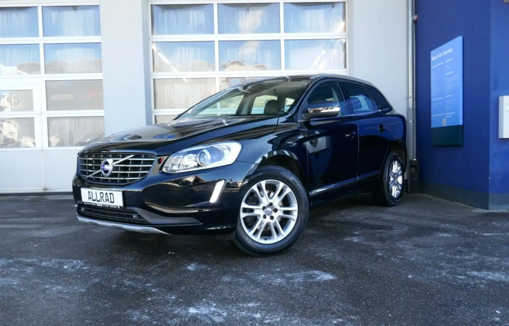 Volvo XC60 D5 AWD Geartronic Summum  LEDER NAVI KAMERA Schwarz - 1