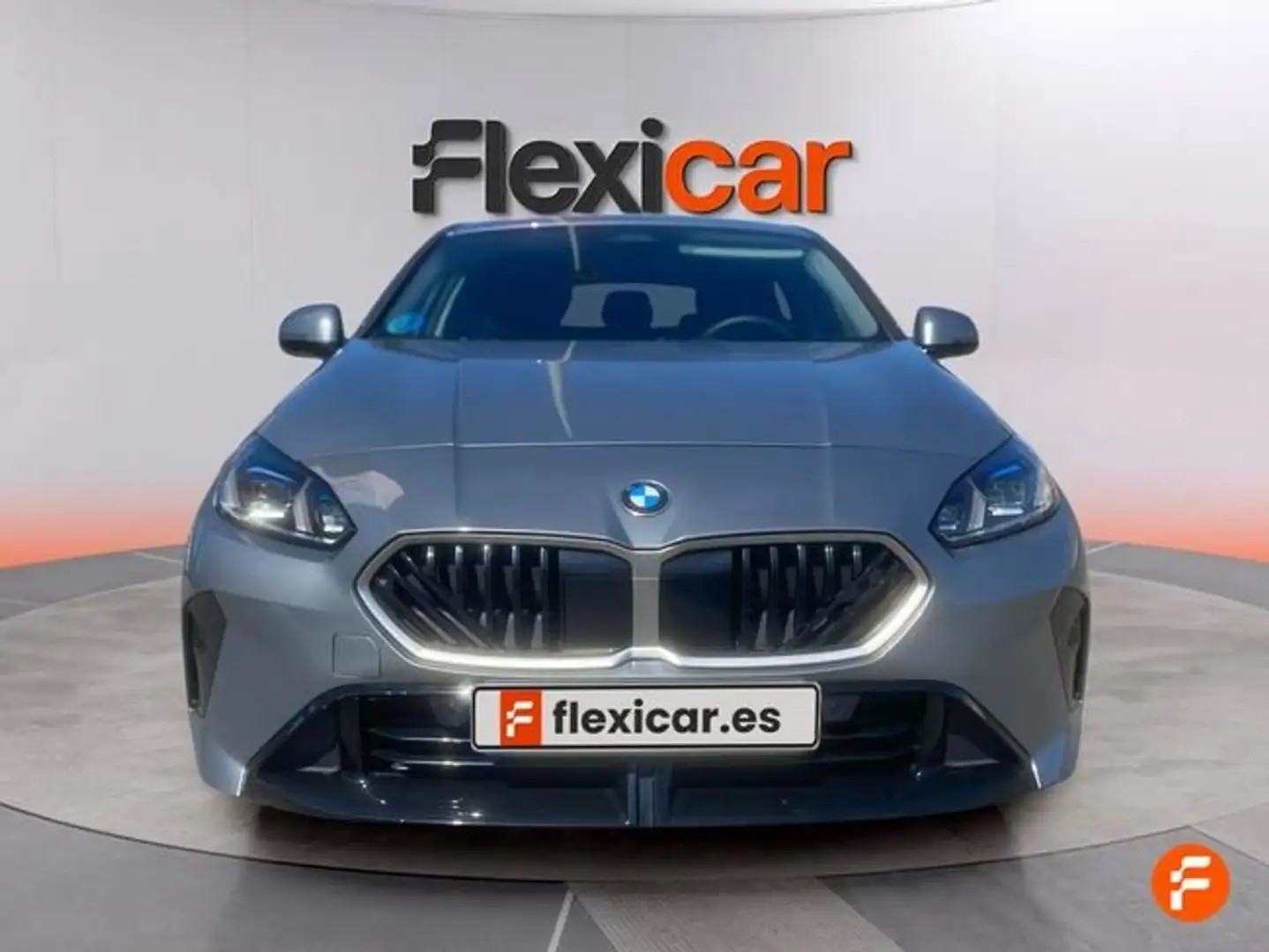 BMW 116 120d - 5P (2025) Gris - 2