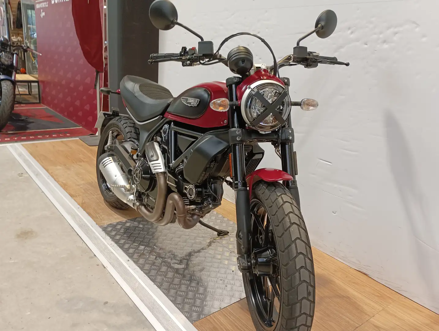 Ducati Scrambler Roşu - 2
