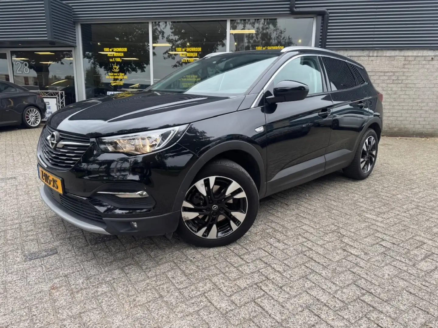 Opel Grandland X 1.2 Turbo Innovation Trekhaak/Carplay/Camera Zwart - 1