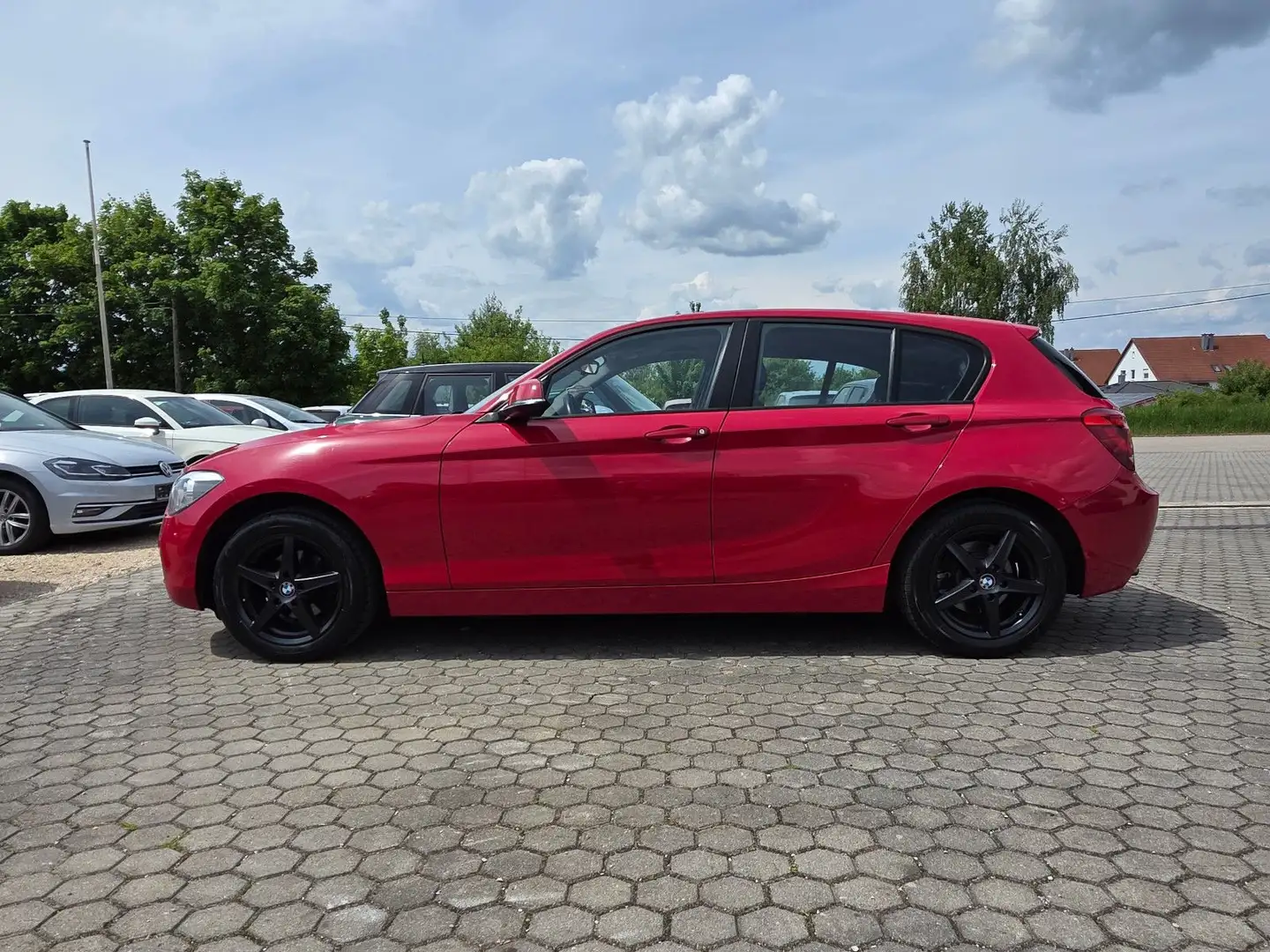 BMW 116 Baureihe 1 Lim. 5-trg. 116 i Rood - 2