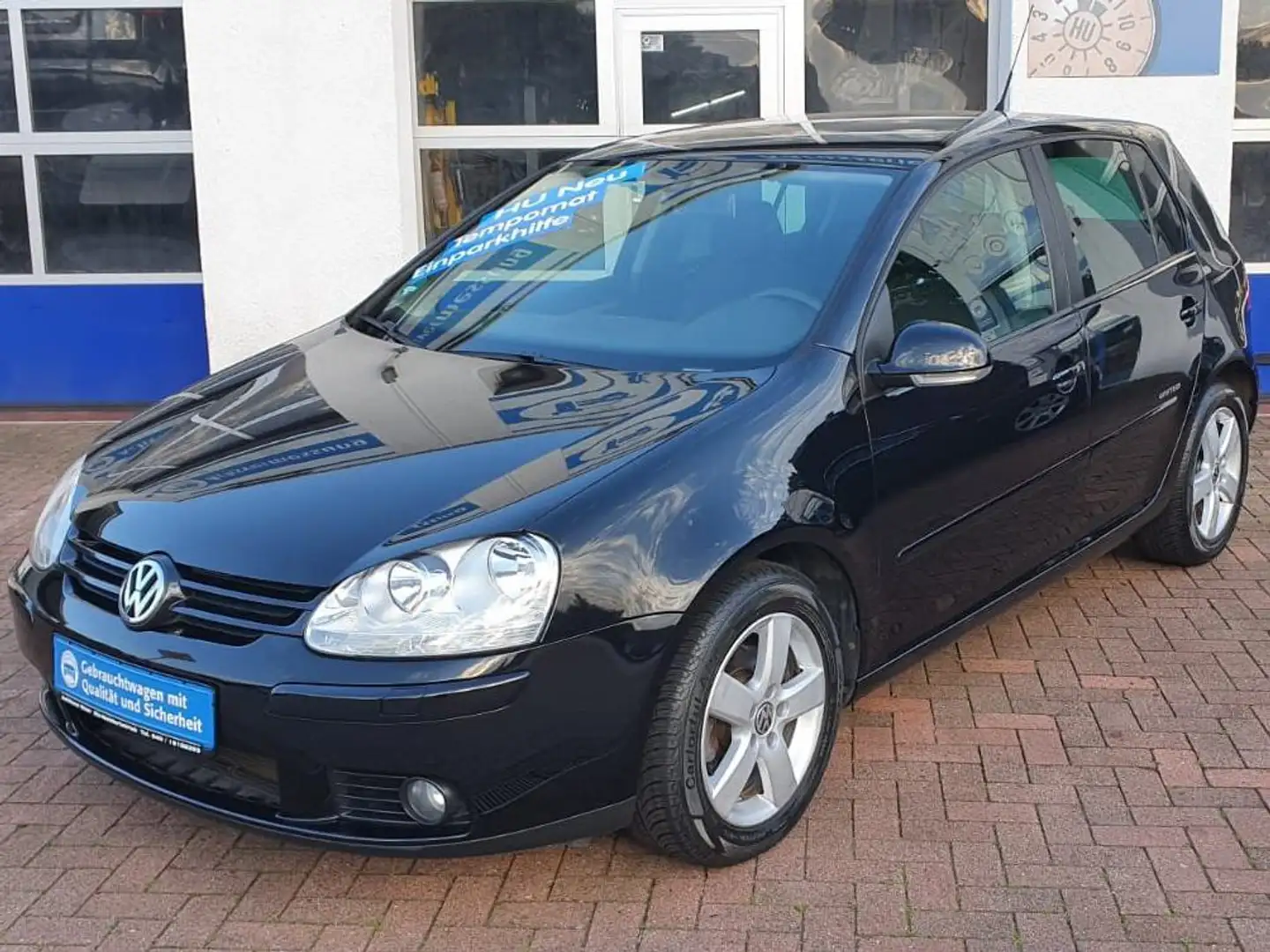 Volkswagen Golf 1.6 United Klima Sitzheizung Einparkhilfe Tempomat Schwarz - 2