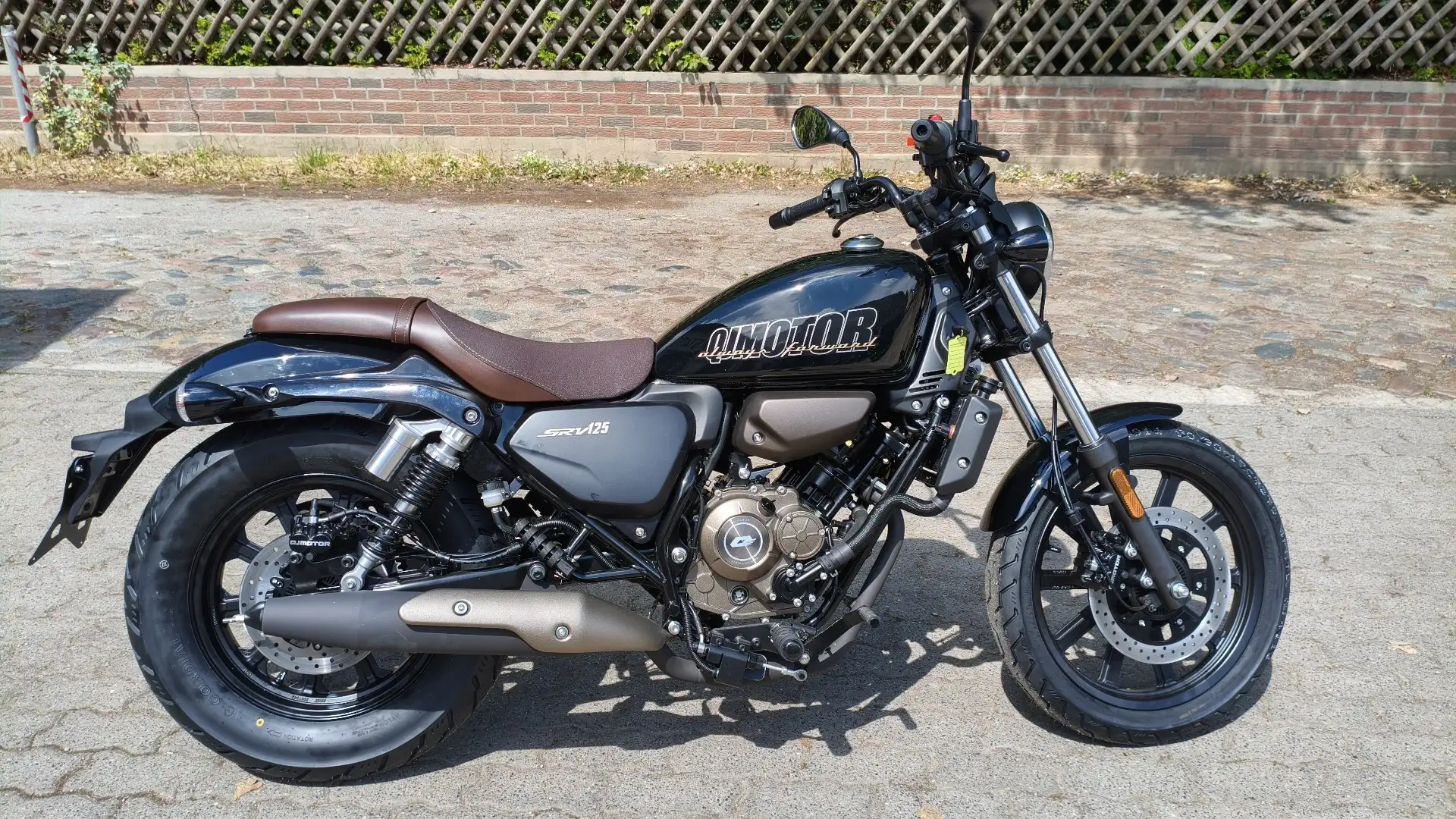 QJ Motor SRV 125 Neufahrzeug Schwarz - 2