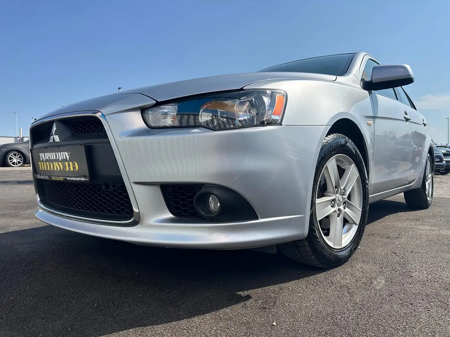 Mitsubishi Lancer Sportback 1.5 Inform **1-Besitz*Wenig KM** Grau - 2