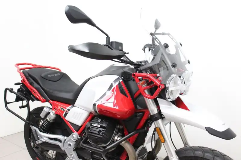 Moto Guzzi V 85 TT - foto 6