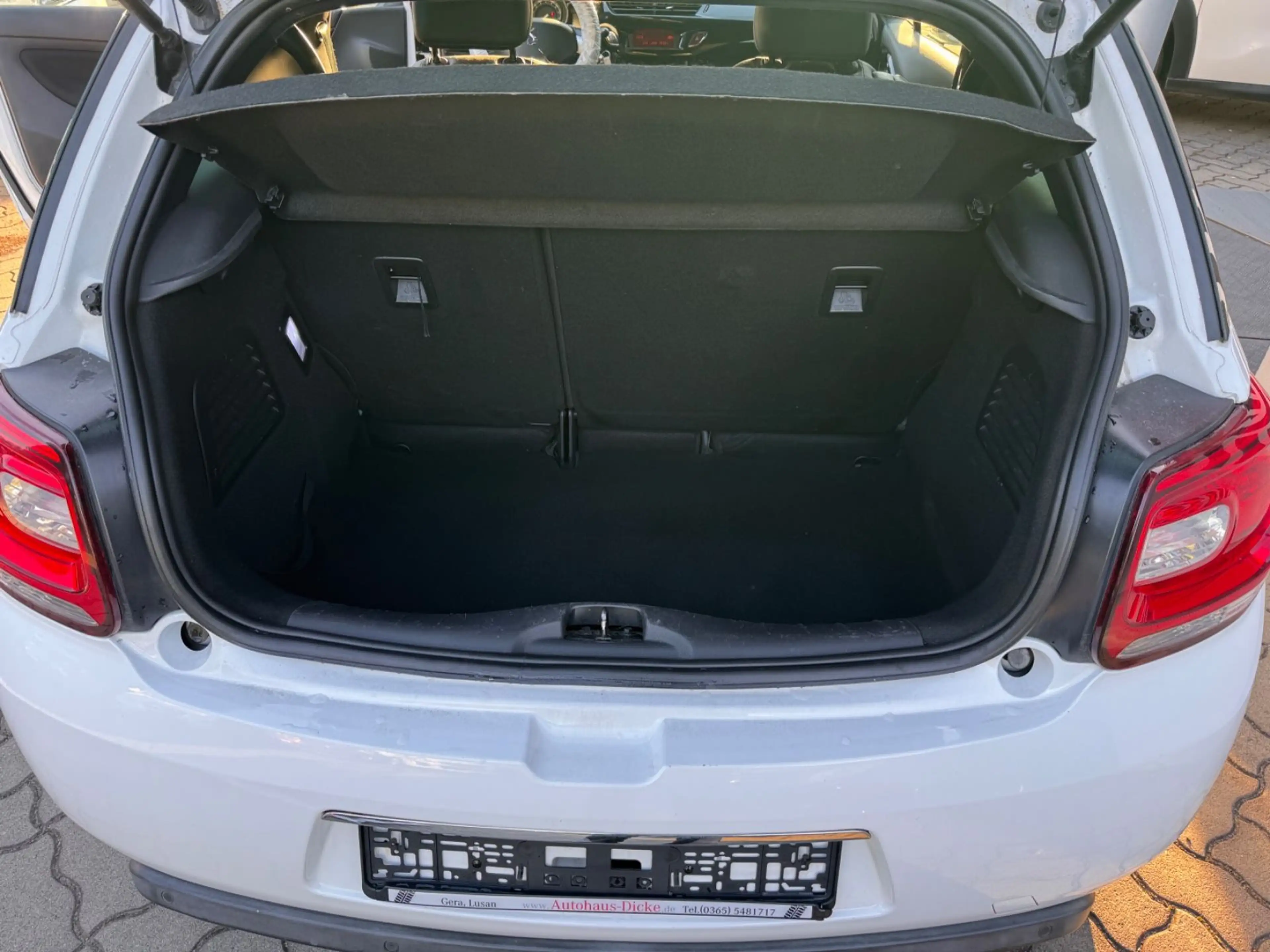 Citroen DS3 SoChic Klimaautomatik Tempom — photo 11