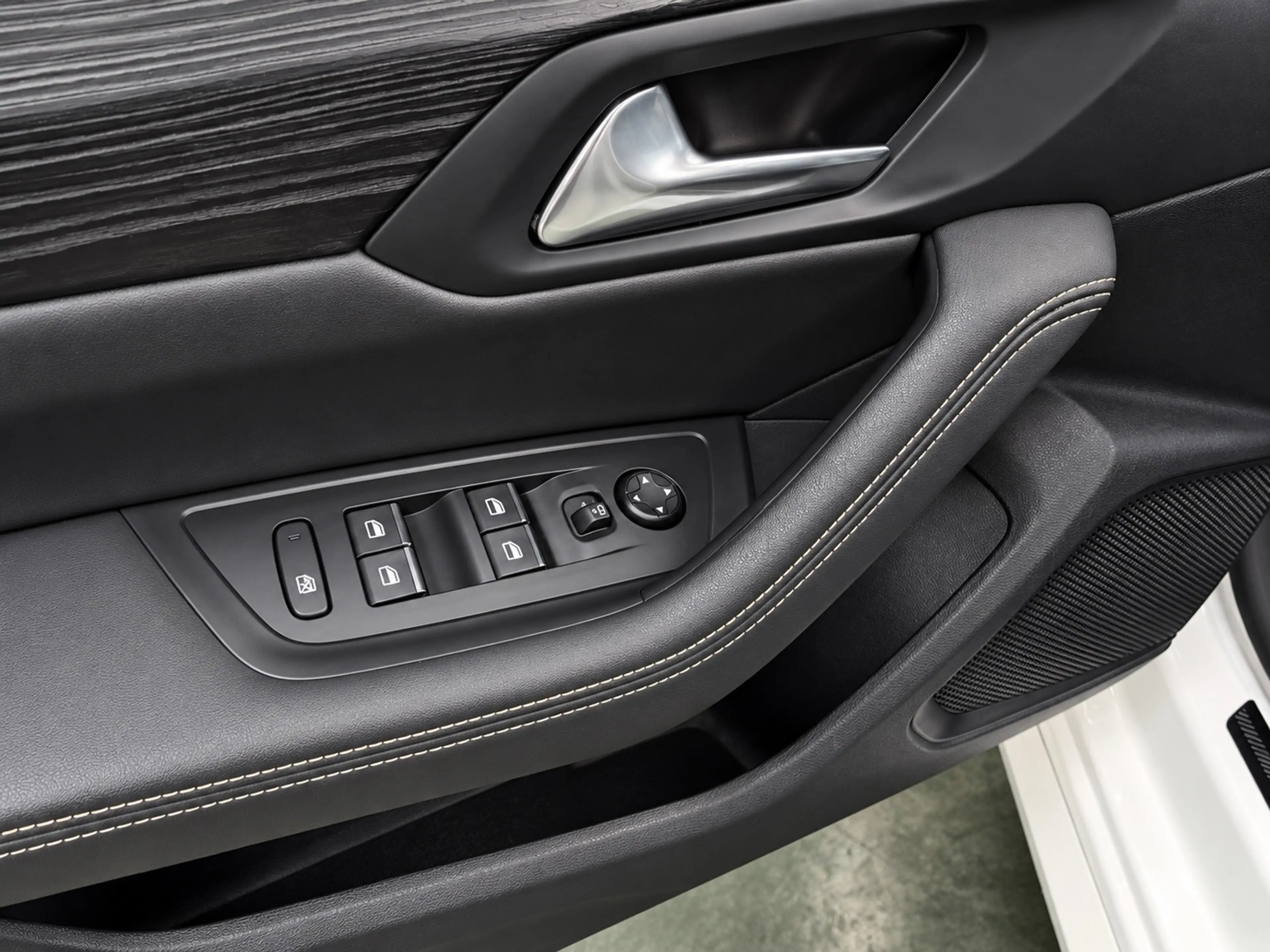 Peugeot 508 SW 1.6 HYbrid Peugeot Sport Engineered |360pk 4X4 — photo 24
