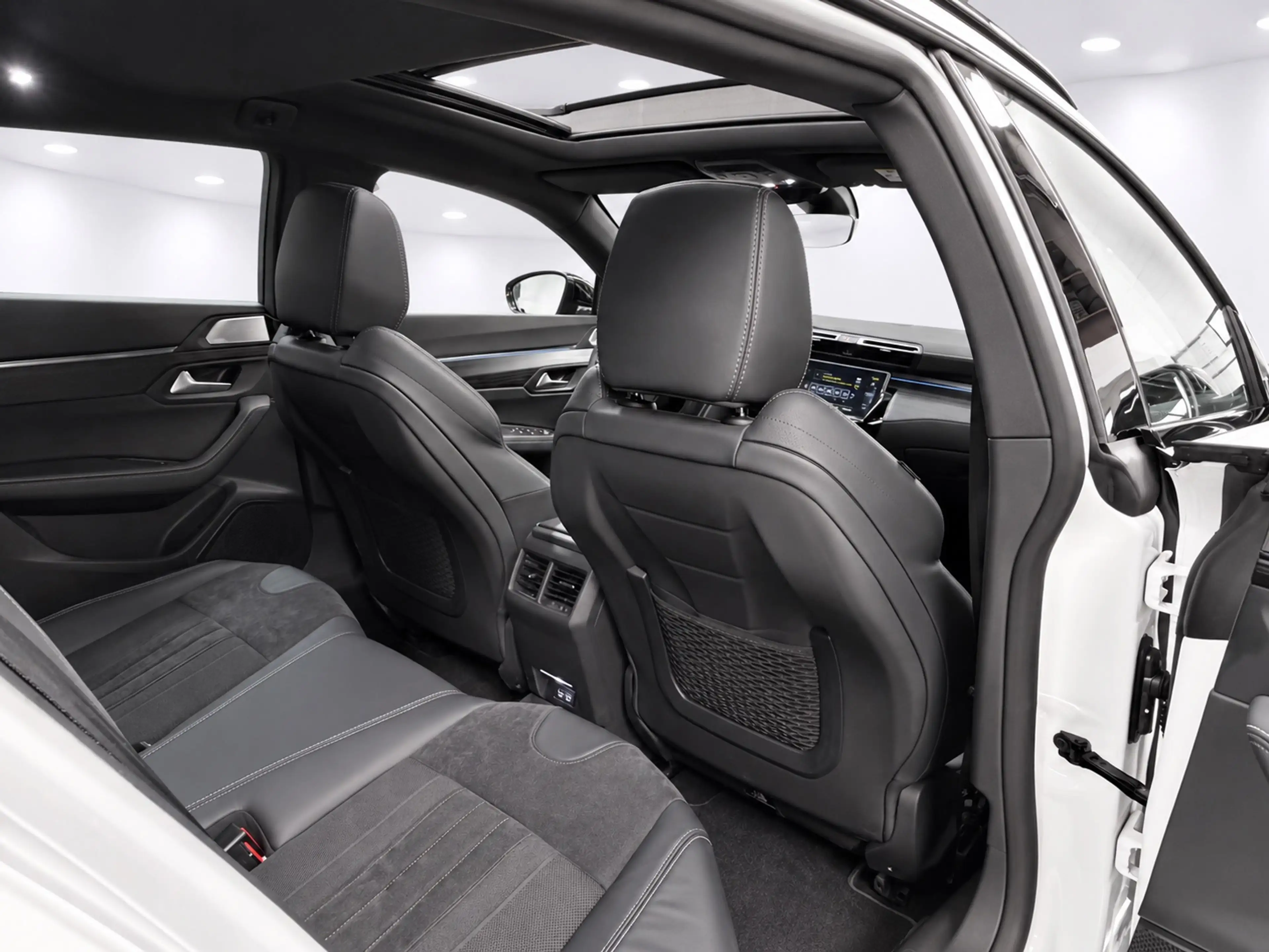Peugeot 508 SW 1.6 HYbrid Peugeot Sport Engineered |360pk 4X4 — photo 17