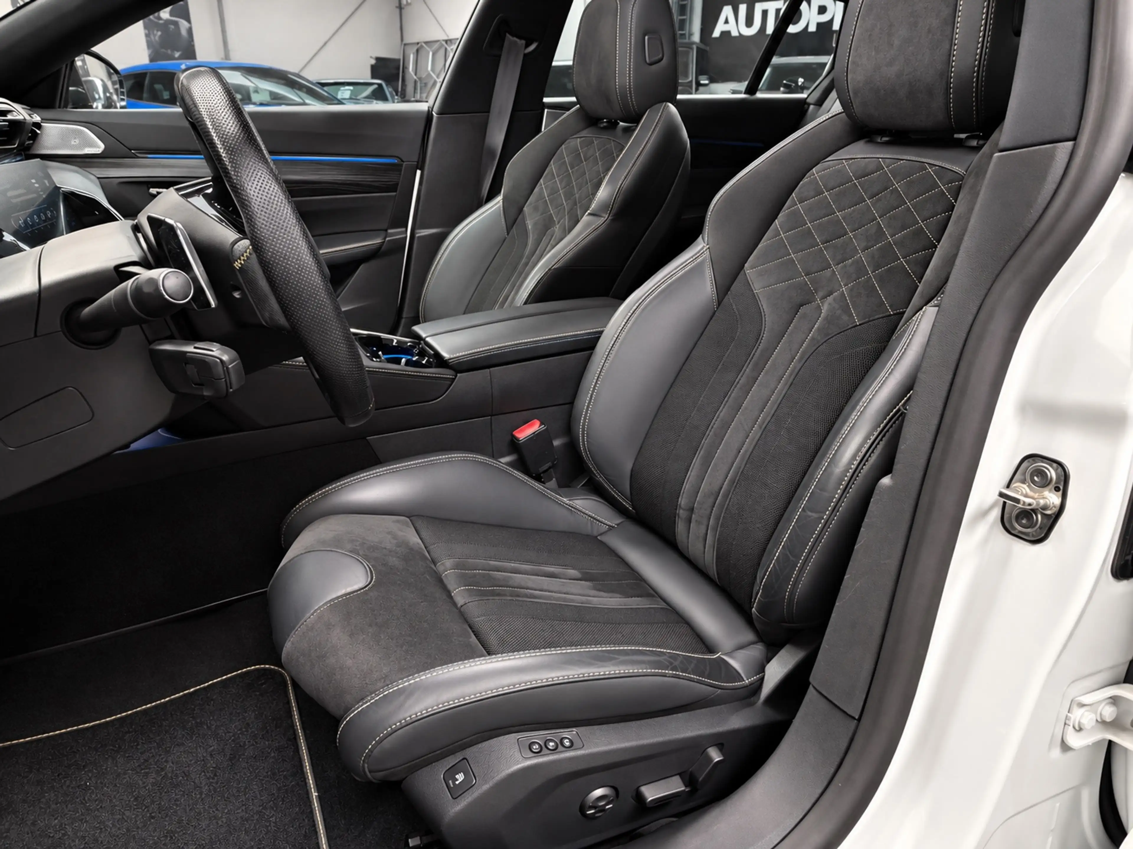 Peugeot 508 SW 1.6 HYbrid Peugeot Sport Engineered |360pk 4X4 — photo 23