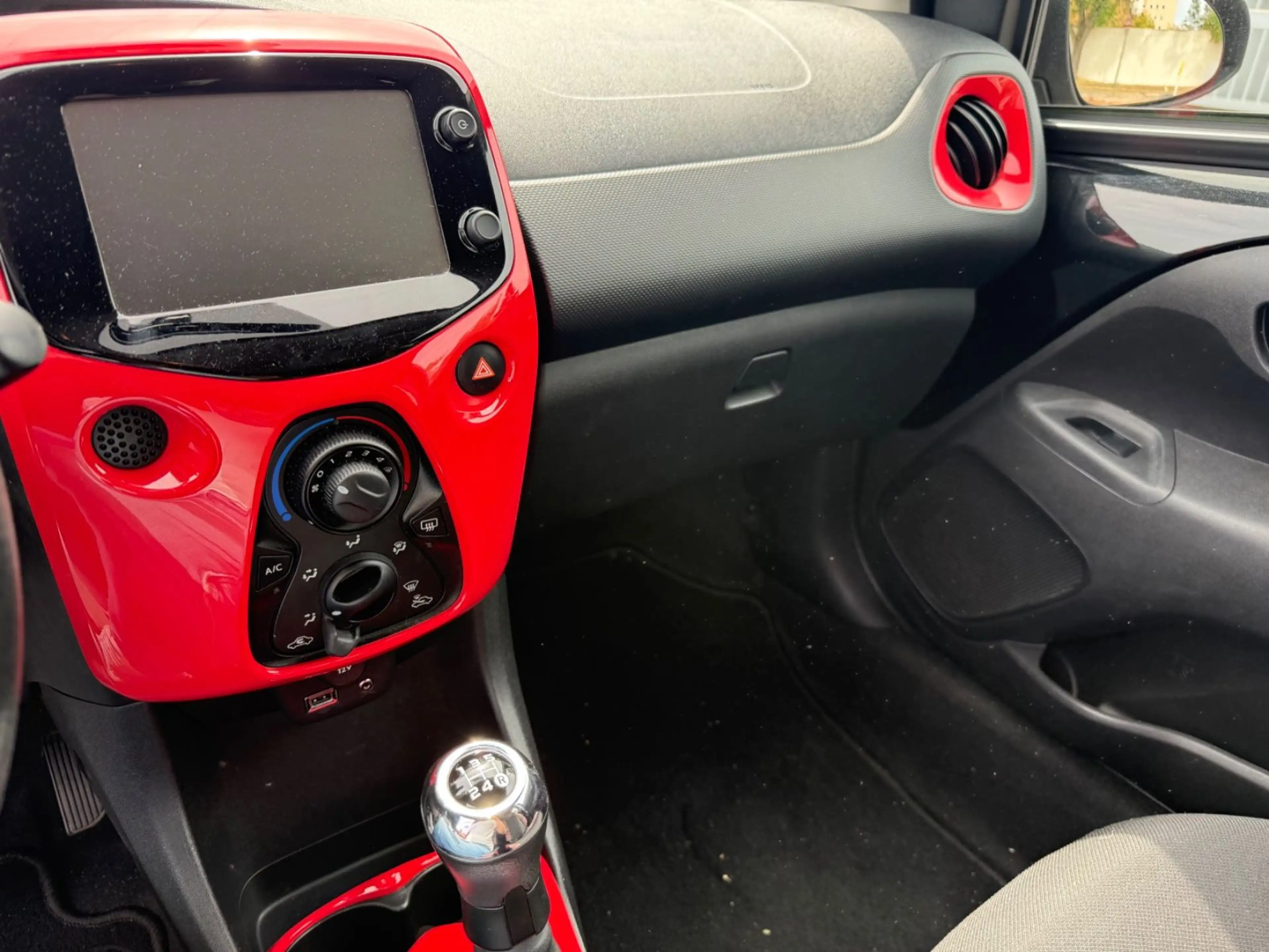 Citroen C1 Airscape Shine / PANORAMASCHIEBEDACH / — photo 11