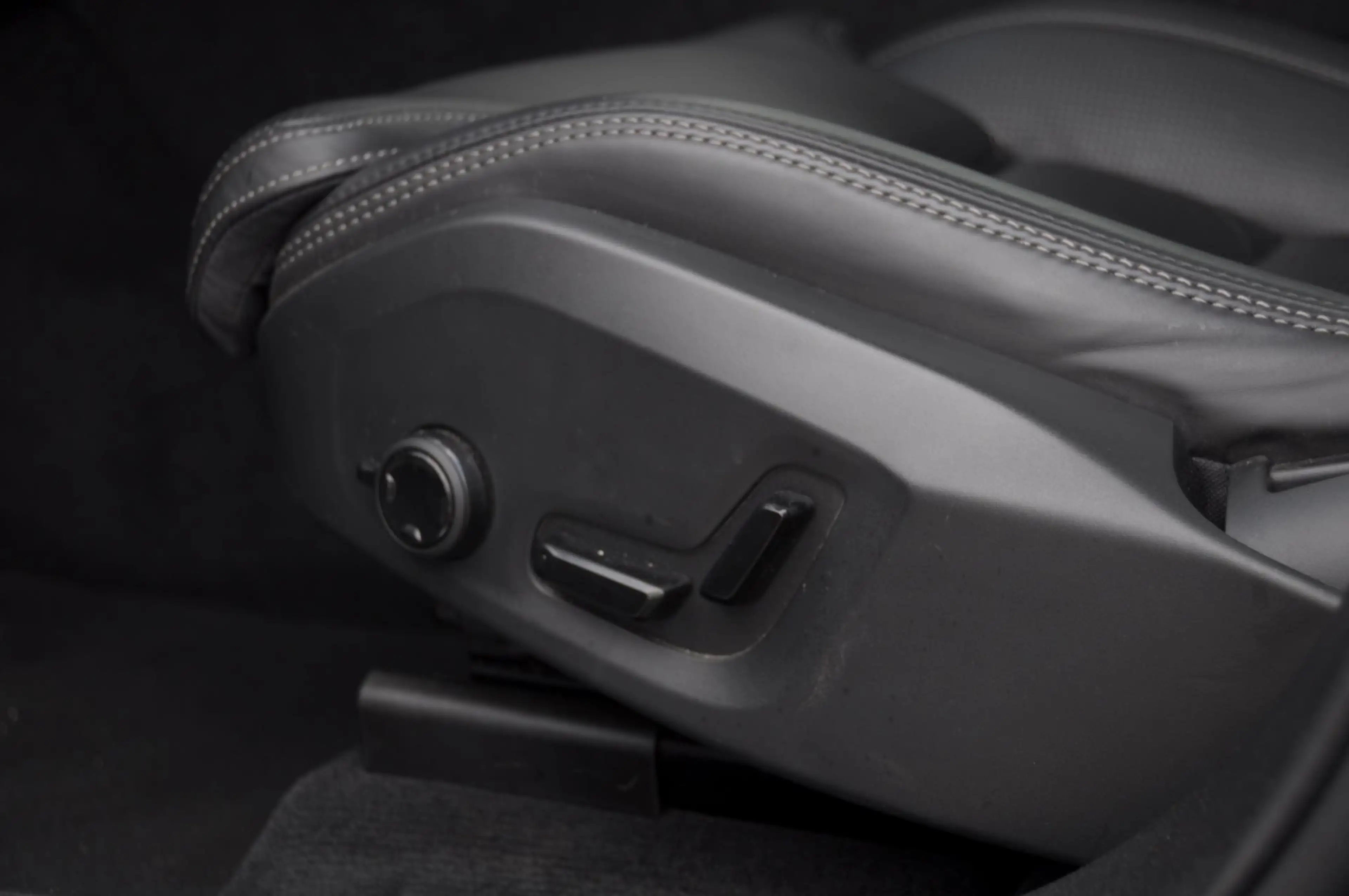 Volvo XC60 T6 350pk Automaat Plug-in AWD Ultra Black Edition — photo 13