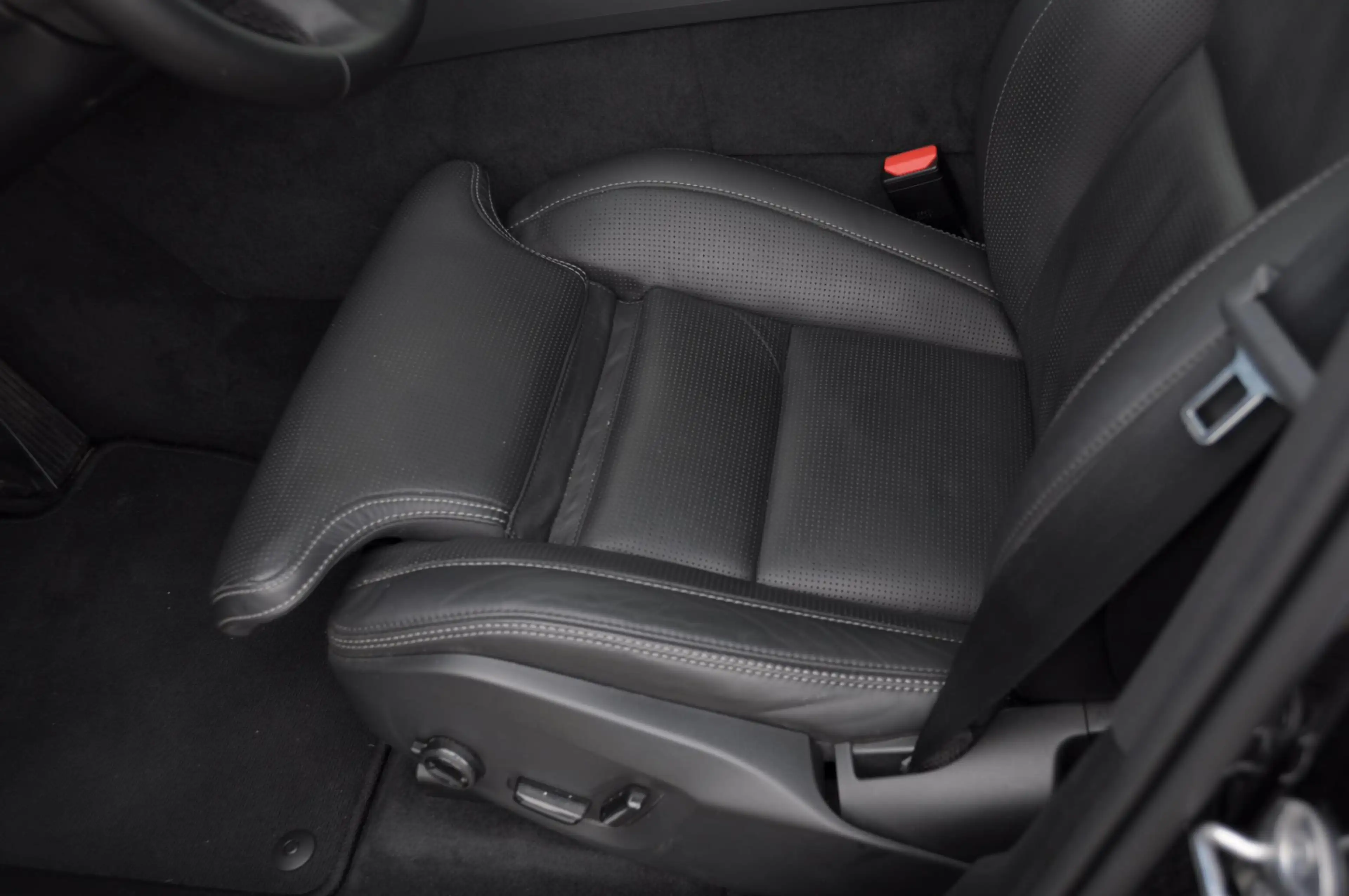 Volvo XC60 T6 350pk Automaat Plug-in AWD Ultra Black Edition — photo 14