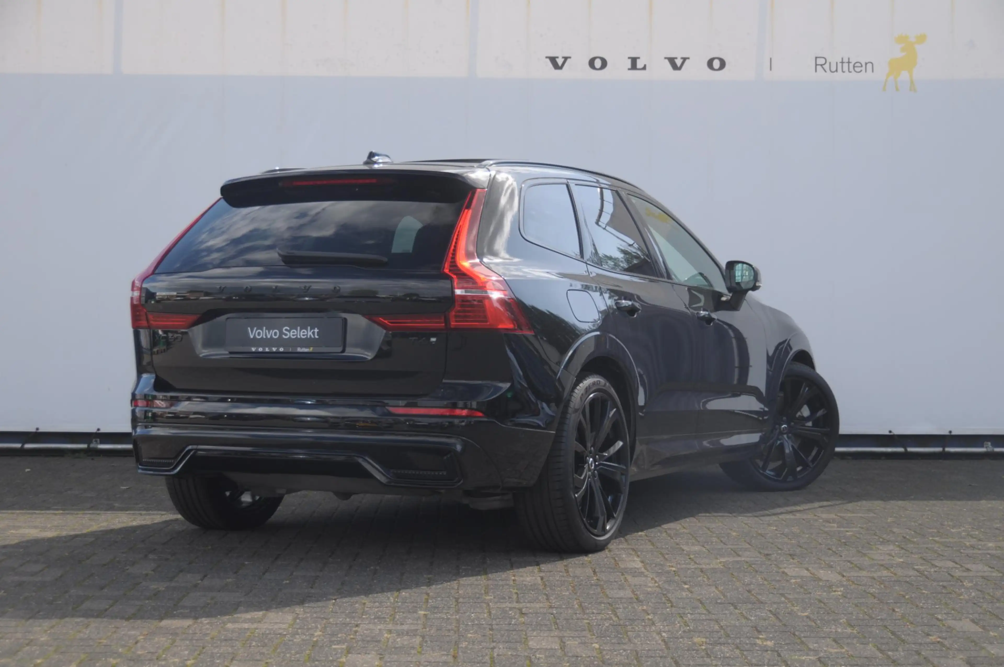 Volvo XC60 T6 350pk Automaat Plug-in AWD Ultra Black Edition — photo 5