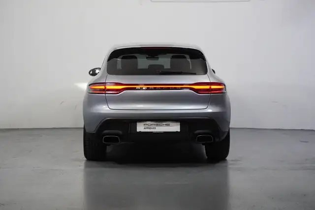 Porsche Macan view 5