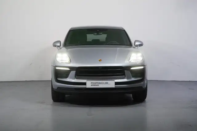 Porsche Macan view 2