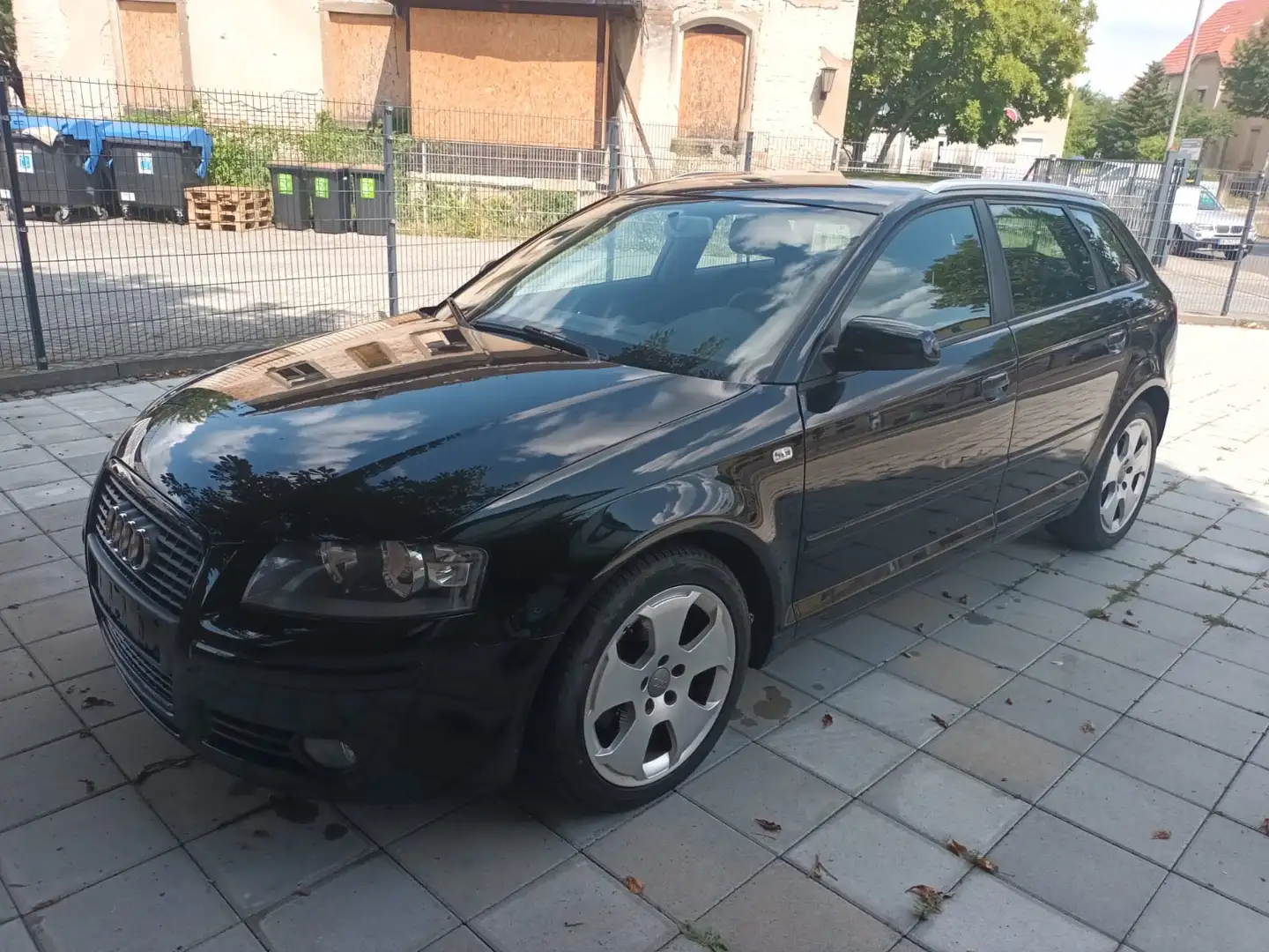Audi A3 2.0 FSI Sportback Ambition Schwarz - 1