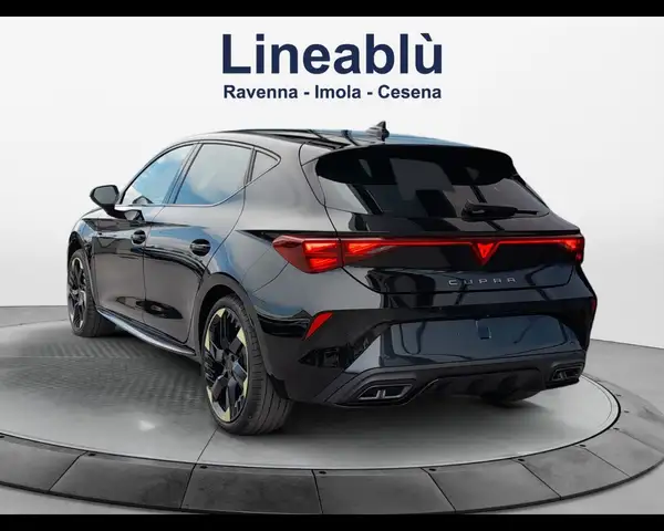 Cupra Leon view 3