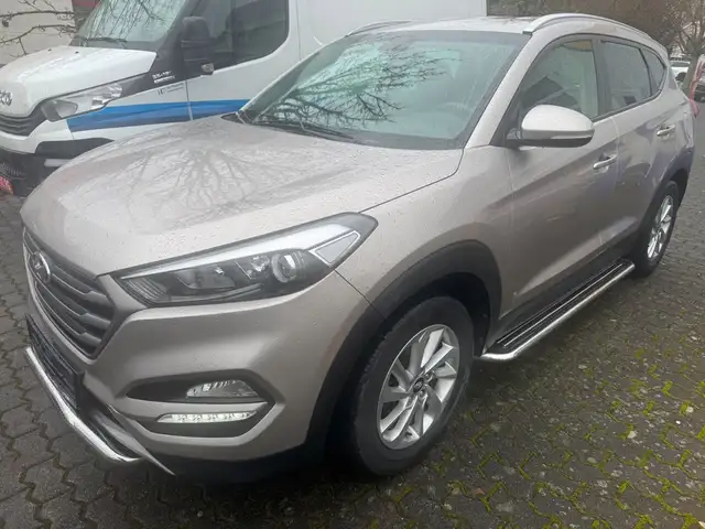 Hyundai TUCSON blue Style 2WD Navi+Sitzheizung