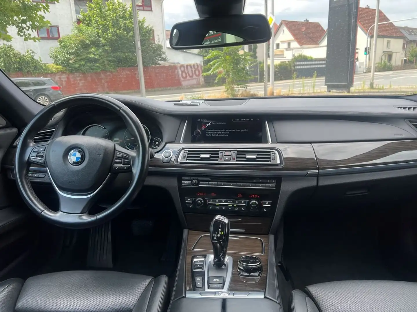 BMW 740 740d xDrive Maro - 2