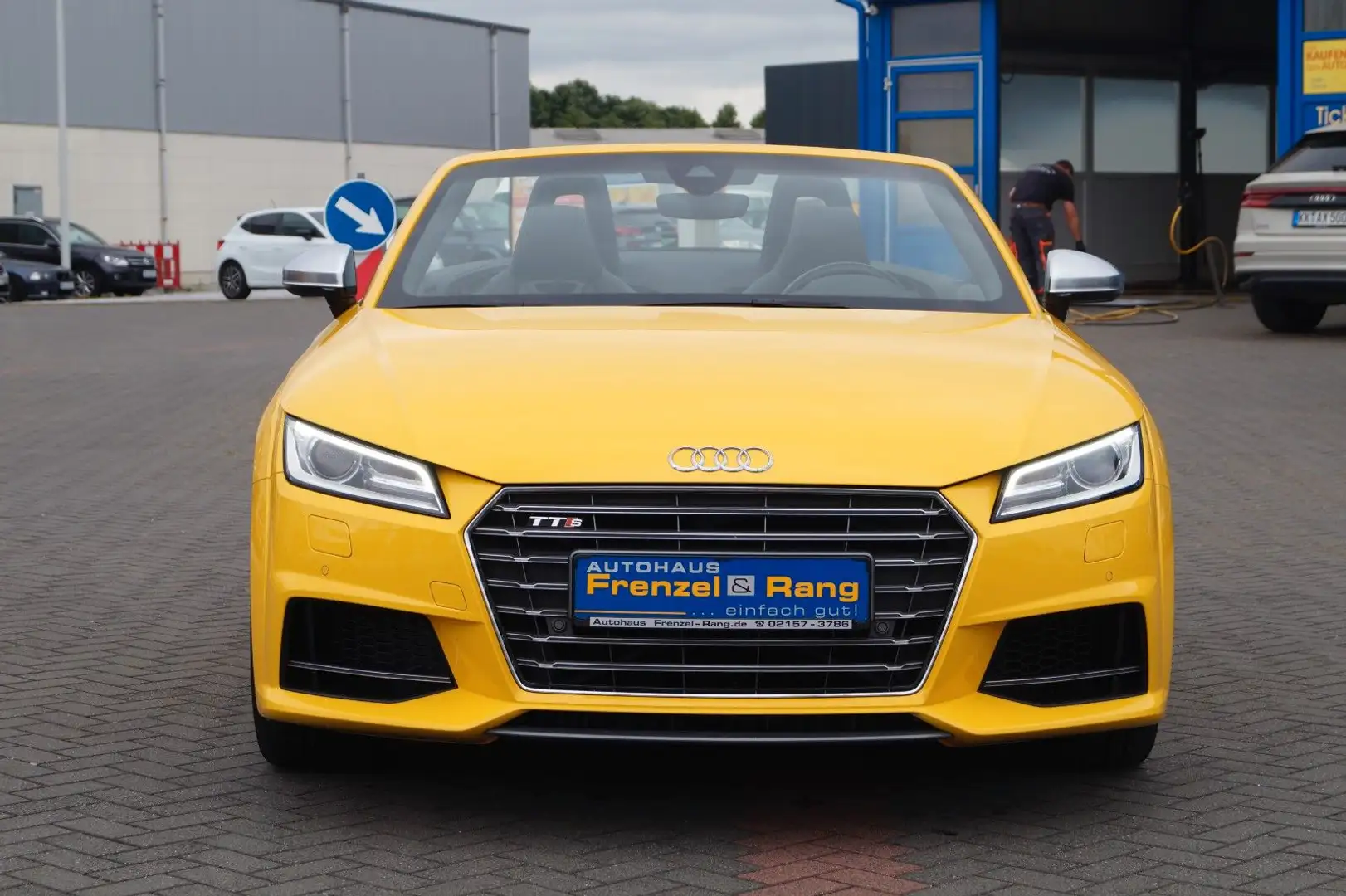 Audi TTS TTs Roadster 2.0 TFSI quattro *Navi*Lane*DAB*SHZ Žlutá - 2