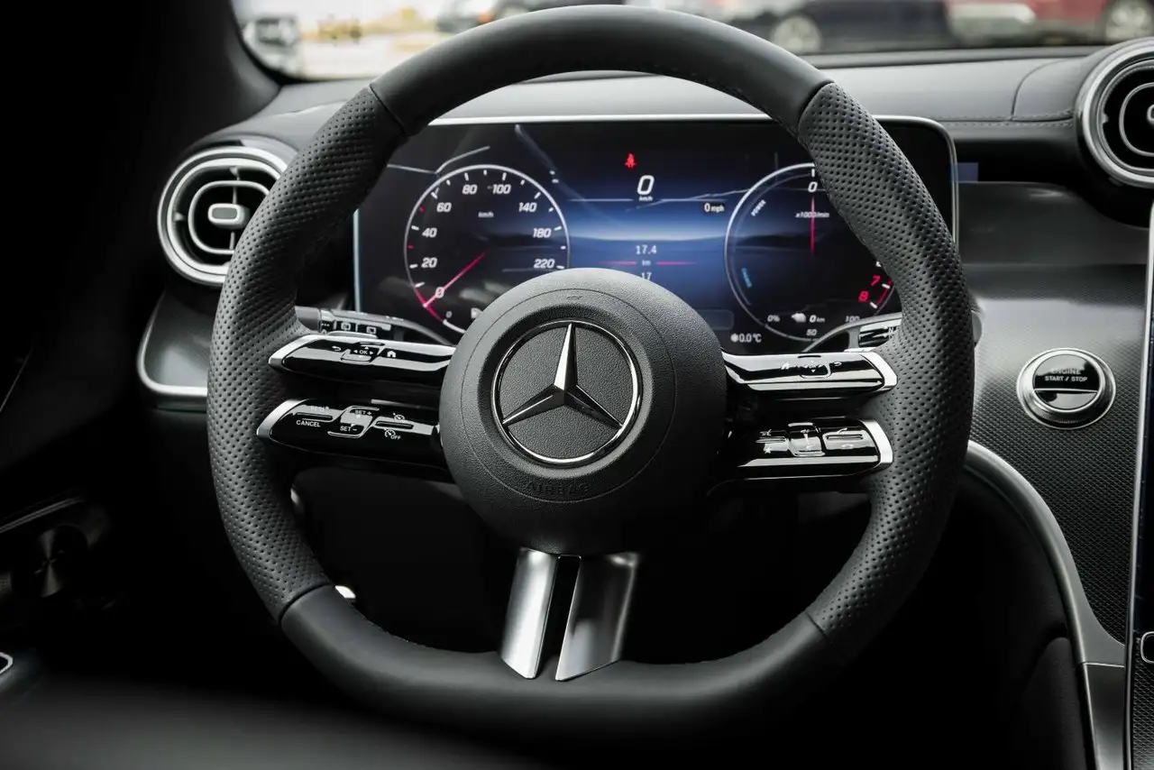 Mercedes-Benz GLC снимка Mercedes-Benz GLC