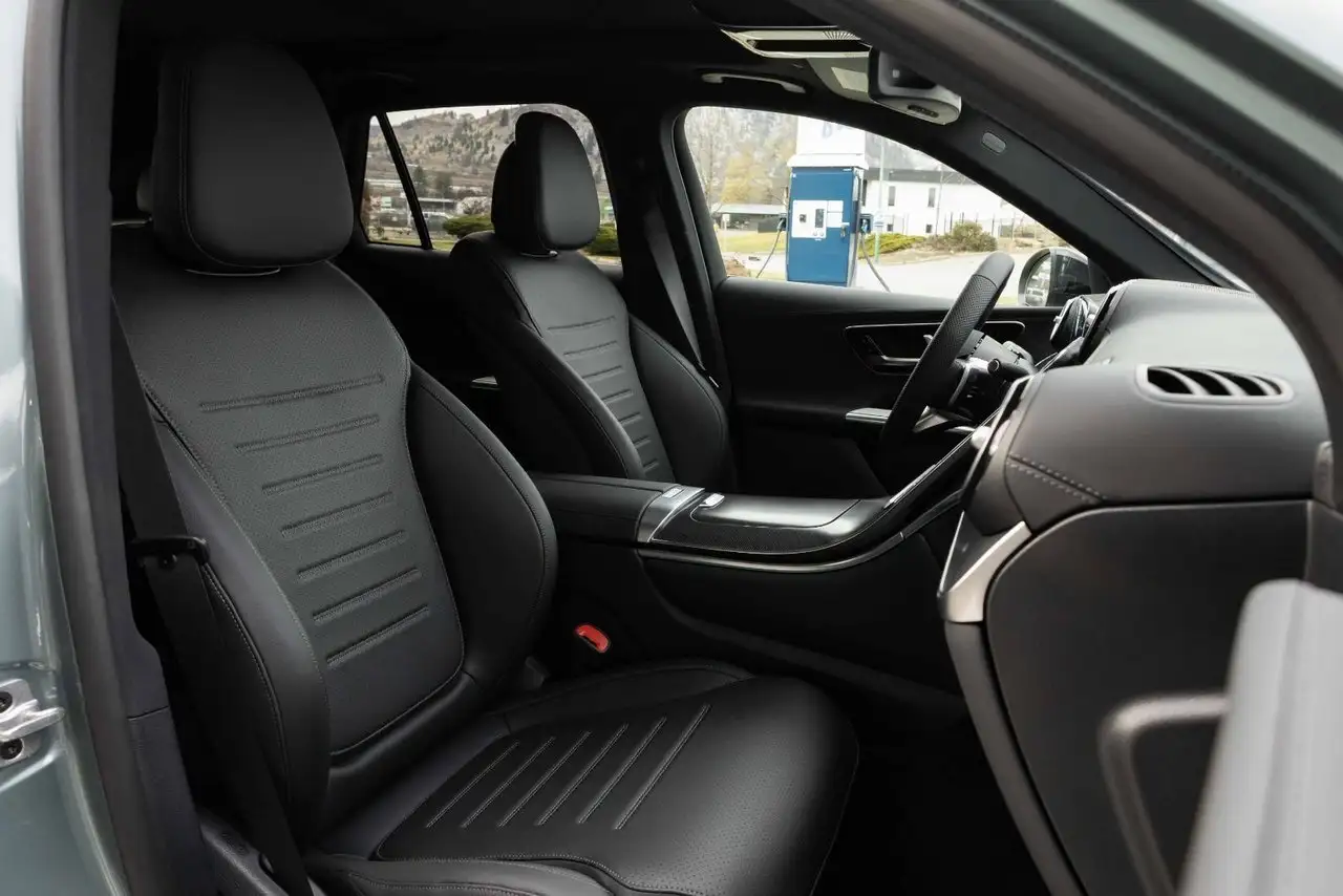 Mercedes-Benz GLC снимка Mercedes-Benz GLC