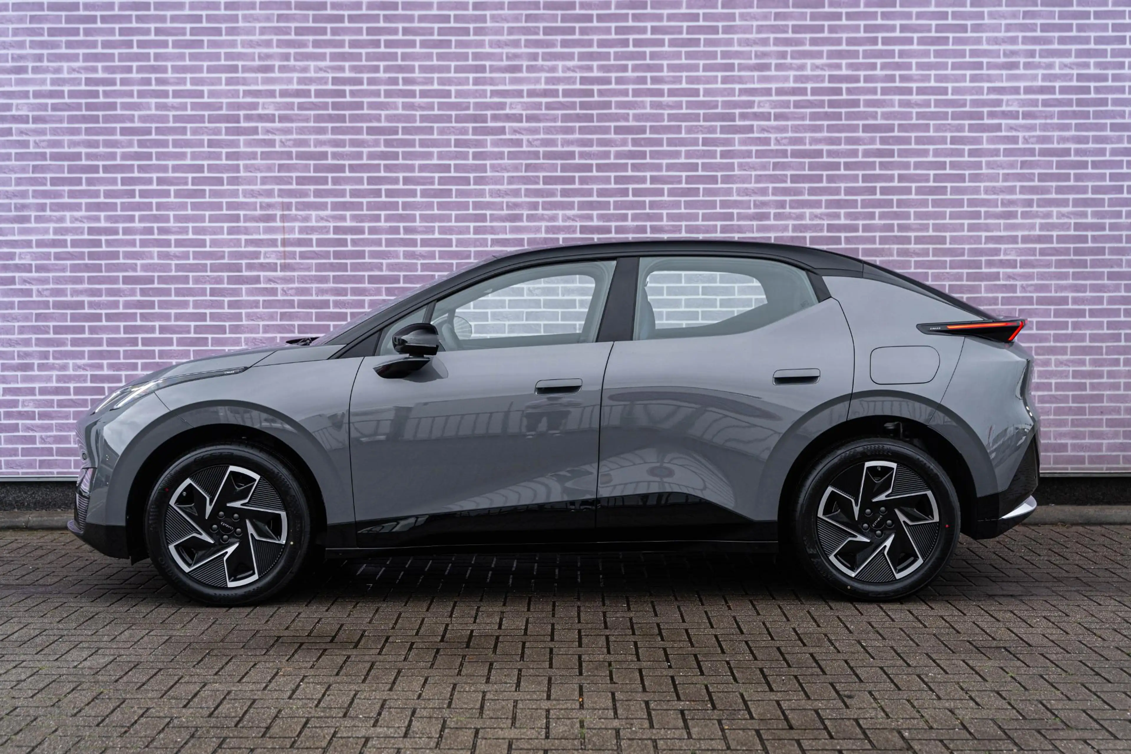 Lynk & Co 02 Core 66 kWh | Adaptive cruise control | Panoramada — photo 3