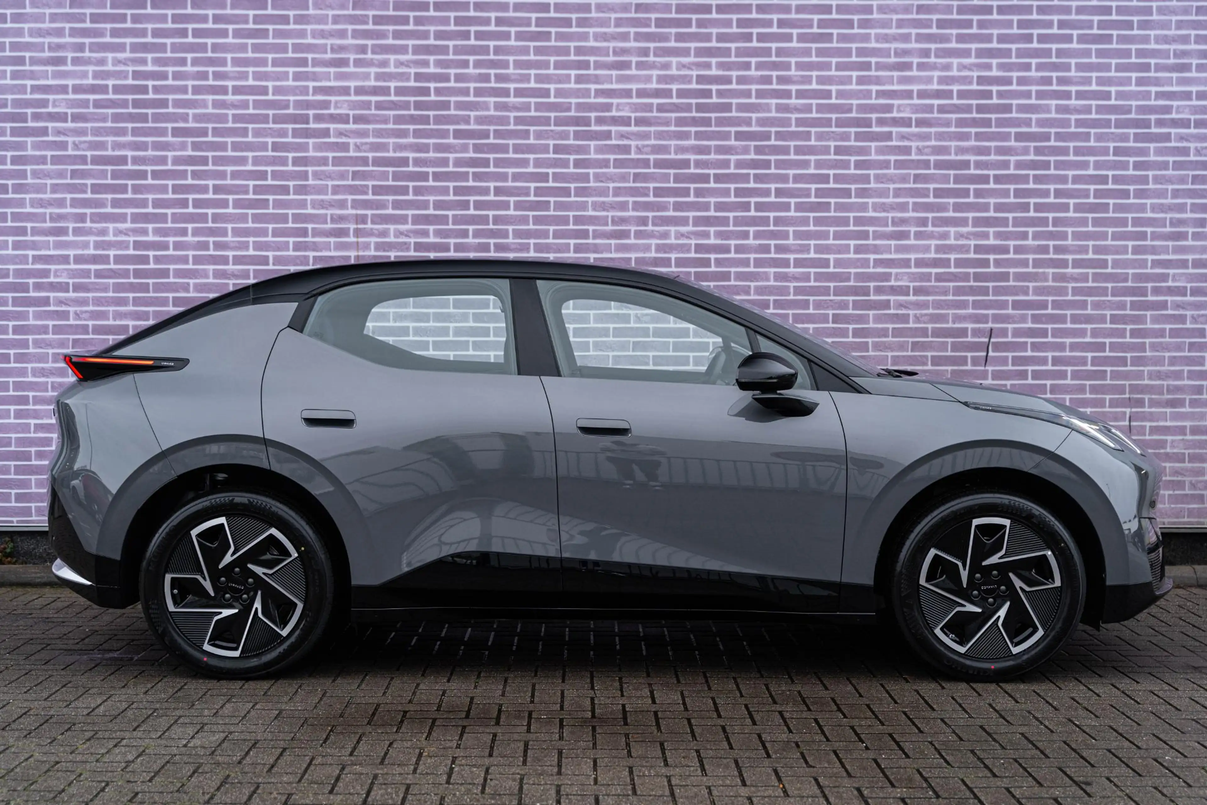 Lynk & Co 02 Core 66 kWh | Adaptive cruise control | Panoramada — photo 12